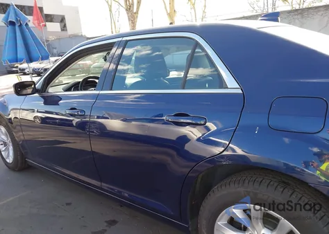 2016 Chrysler 300 Anniversary Edition z USA, uszkodzony, nr VIN 2C3CCAAG9GH207664